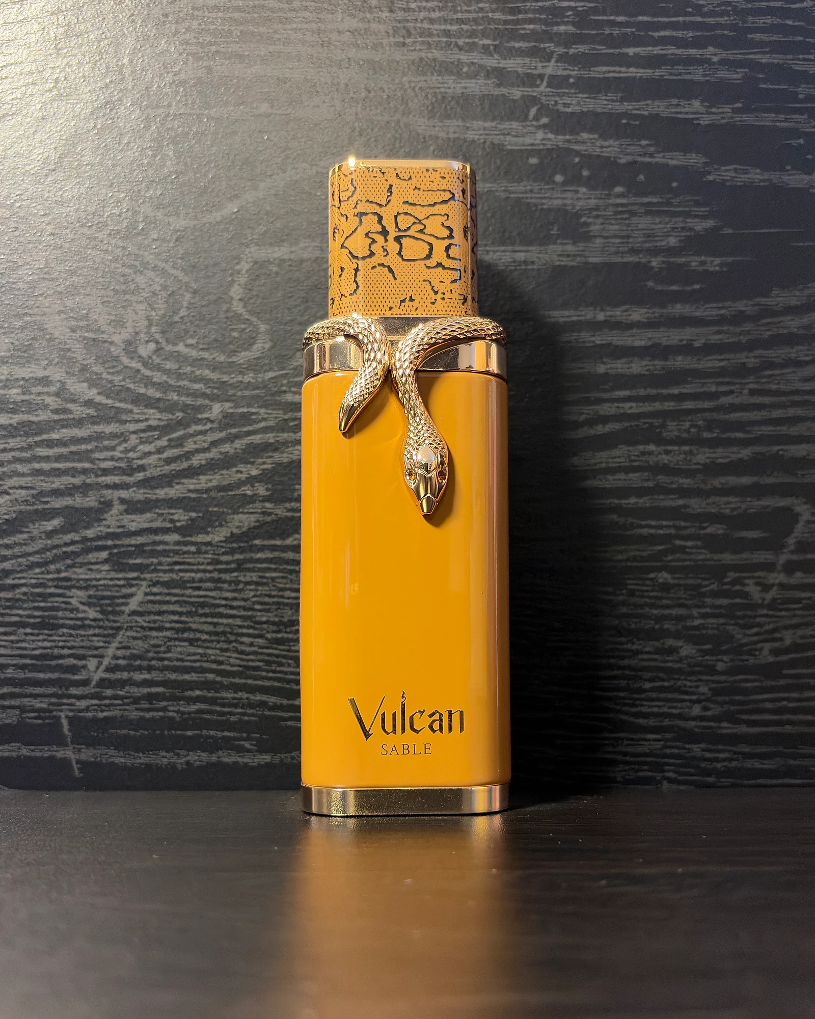 French Avenue Vulcan Sable