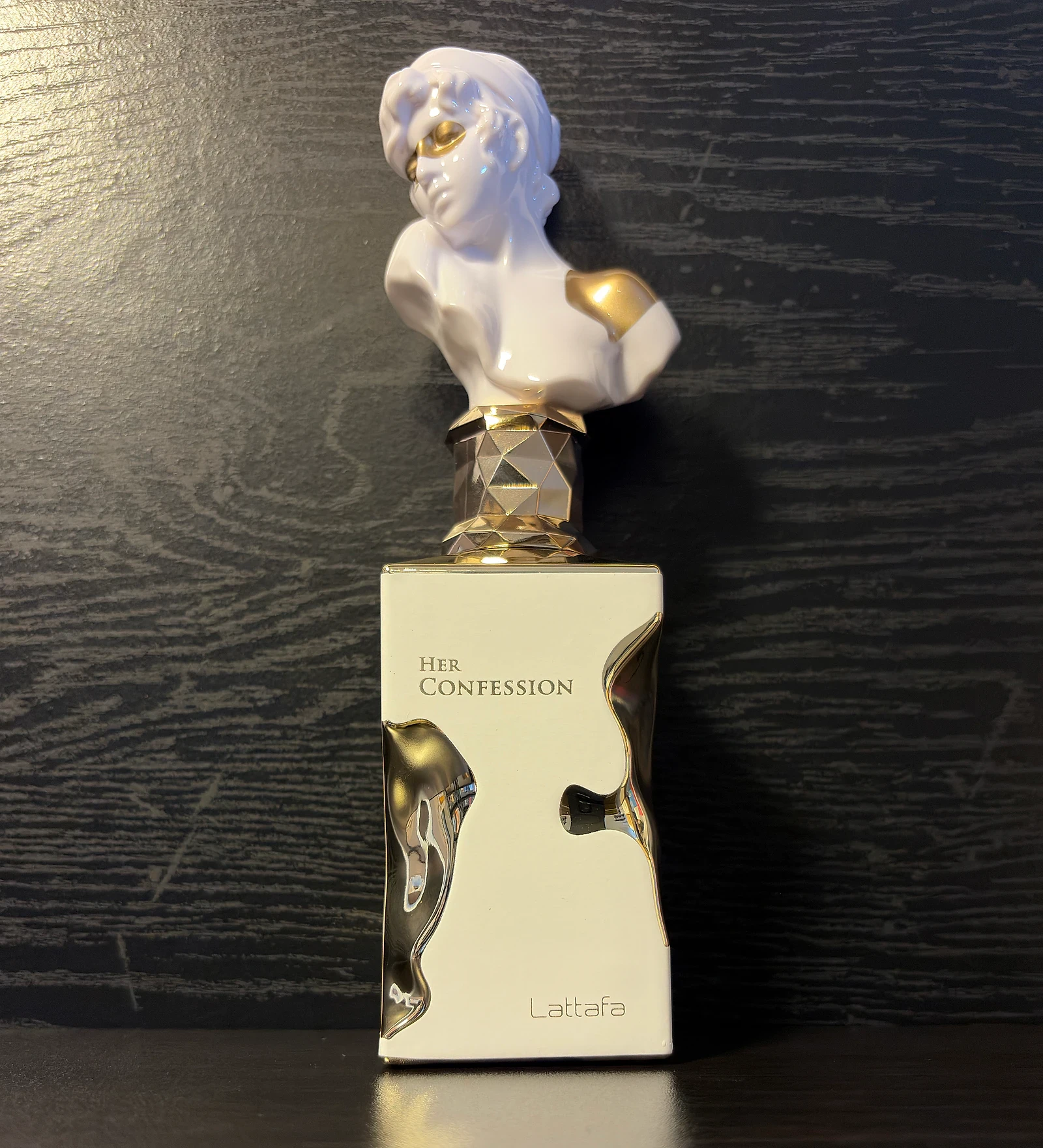 Lattafa Perfumes Her Confession